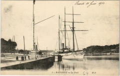 Bayonne - Le Port Ships