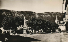 Laragne Place de la Fontaine