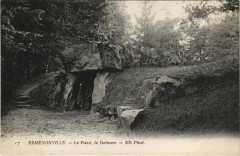 Ermenonville Le Parc - Le Dolmen à Ermenonville