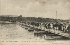 Compiegne Convoi de Spahis Traversant le Pont de Bateaux