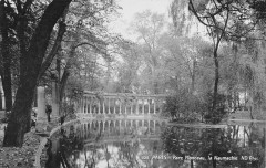 Paris Parc Monceau La Naumachie -
													75 Paris
												
