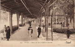 Vichy Source du Parc et Galeries couvertes à Vichy