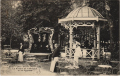 Vichy Le Kiosque de la Musique et les Pygmees à Vichy
