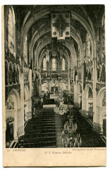 Hautes-Pyrénées Lourdes Intérieur de la Basilique à Lourdes