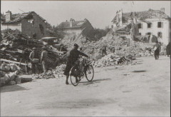 Carte postale, Epinal, Après les bombardements de 1944 21