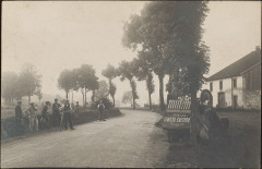 Carte postale, Environs d'Epinal, Accident de voiture