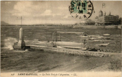Saint-Raphael Le Petit Port de l'Argentine