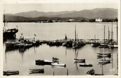 Saint-Raphael Le Port et le Camp d'aviation de Frejus