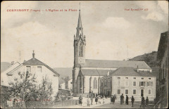 Carte postale, Cornimont (Vosges), L'Eglise et la Place