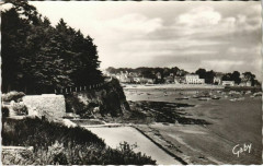 Saint-Quai-Portrieux La Plage du Port-Eleu et le Port