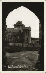 Cap Frehel Fort de La Latte - Interieur de la Cour -
													22 Côtes d'Armor
												