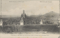Carte postale, Nompatelize (Vosges), Manoeuvres de la 82e brigade, Cimetière où repose les combattants tués au combat du 6 octobre 1870