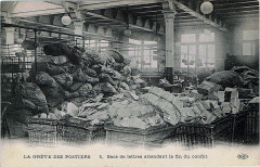 Grève des Ptt 1909, sacs en attente