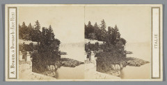 Lago Maggiore vanaf Isola Madre, Italië. In de verte ligt Verbania Isola Madre et Pallanza (titel op object) Lac Majeur (serietitel op object) Italie