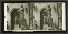 Standbeeld van een atleet in een beeldengalerij te Rome, Rp-F-F08258