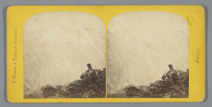 Man zittend op een bergklif nabij Mürren Panorama à Mürren (titel op object) Mürren (serietitel op object) Suisse (serietitel op object), Rp-F-F07