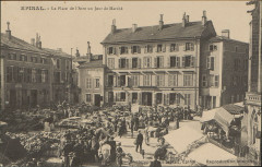 Carte postale, Epinal, La Place de l'Atre un Jour de Marché