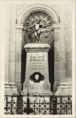 Monument a Pierre Ernest Michaux