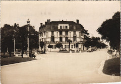La Baule-les-Pins Place Palmiers