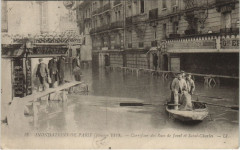 Carte postale ancienne Inondations de Paris Janvier 1910 - Carrefour des Rues de Javel et Saint-Charles
                                                                     à Paris 15e
                                