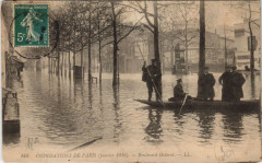 Carte postale ancienne Inondations de Paris (Janvier 1910) - Boulevard Diderot
                                                                     à Paris 12e
                                