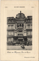 Carte postale ancienne Au Bon Marché - Entrée des Magasins Rue de Sèvres
                                                                     à Paris 6e
                                