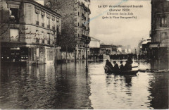 Le XVe Arrondissement inondé (Janvier 1910) - L'Avenue Emile Zola (près la Place Beaugrenelle) à Paris 15e