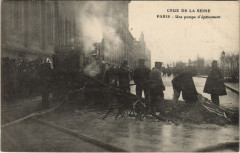 Carte postale ancienne Inondations 1910 Paris Sapeurs-pompiers Firefighters
                                                                     à Paris
                                
