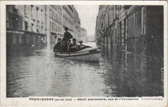 Inondations 1910 Paris Rue de l'universite canot automobile