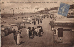 Deauville Vue Generale de la Plage et les Bains à Deauville