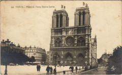 Paris 4e Place du Parvis Notre-Dame à Paris 4e