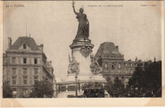 Paris 10e Statue de la Republique -
																					75010 Paris 10e
																			