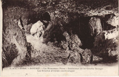 Royat Interieur de la Grotte Rouge à Royat