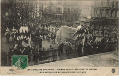 Carte postale ancienne Les Zeppelins Sur Paris Les funerailles nationales des victimes
                                                                     à Paris
                                