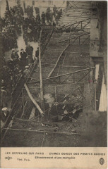 Carte postale ancienne Les Zeppelins Sur Paris Effondrement d'une marquise
                                                                     à Paris
                                