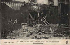 Carte postale ancienne Les Zeppelins Sur Paris Effet de bombe
                                                                     à Paris
                                
