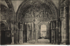 Vezelay Eglise de la Madeleine - Le Portail du Narthex et la Nef -
													89 Yonne
												