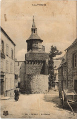 Besse-et-Saint-Anastasie Le Beffroi