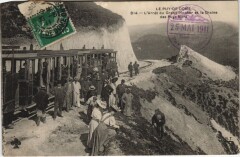 Le Puy de Dome - Arret du Grand Rocher et la Chaine des Puys Nord