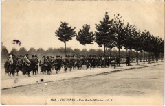 Vincennes Une Marche Militaire France à Vincennes