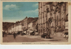 Pont-Audemer Rue de la Republique et l'Eglise à Pont-Audemer
