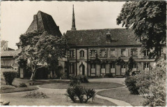 Conches-en-Ouche Le Jardin de l'Hotel-de-Ville à Conches-en-Ouche