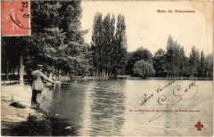 Vincennes Pecheurs au Lac de la Porte Jaune France à Vincennes