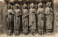 Paris 4e Eglise Notre Dame Statues du Portail Central à Paris 4e