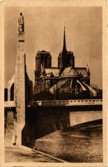 Paris 4e Notre Dame vue du Pont de la Tournelle à Paris 4e