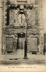 Paris 4e Ecole Massillon-Vieux Portail. à Paris 4e