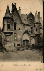 Paris 4e Ancien Hotel de Sens à Paris 4e
