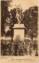 Paris 4e Square des Vosges-Statue de Louis Xiii à Paris 4e