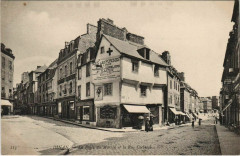 Dinan La Place du Marche et Rue Cocherel France à Dinan