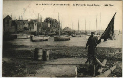 Loguivy Le Port et le Grand Rocher France